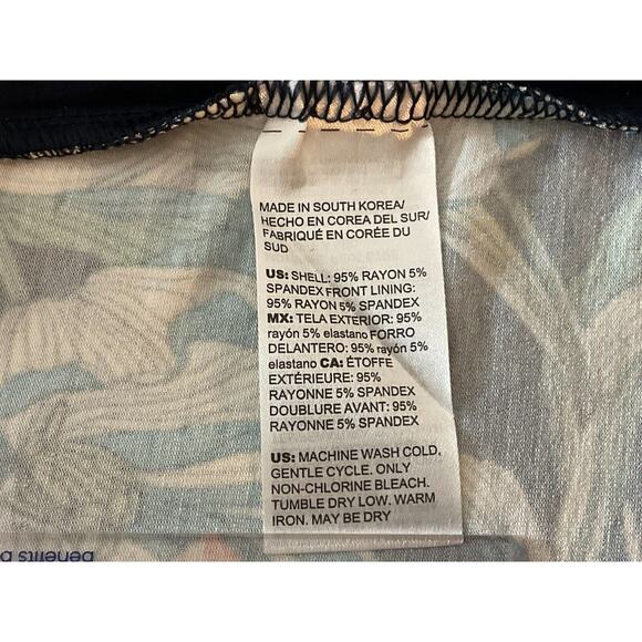 Chico's Size 2 Large Floral Top Navy Multicolor Rayon Blend Short Sleeve Shirt - Picture 7 of 9